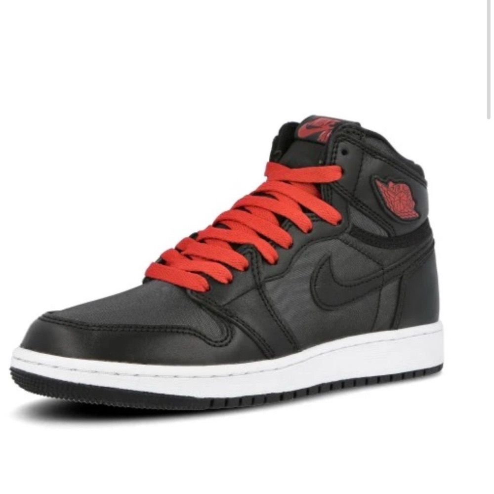 Nike Black and Red Sneakers Classic High-Top Design